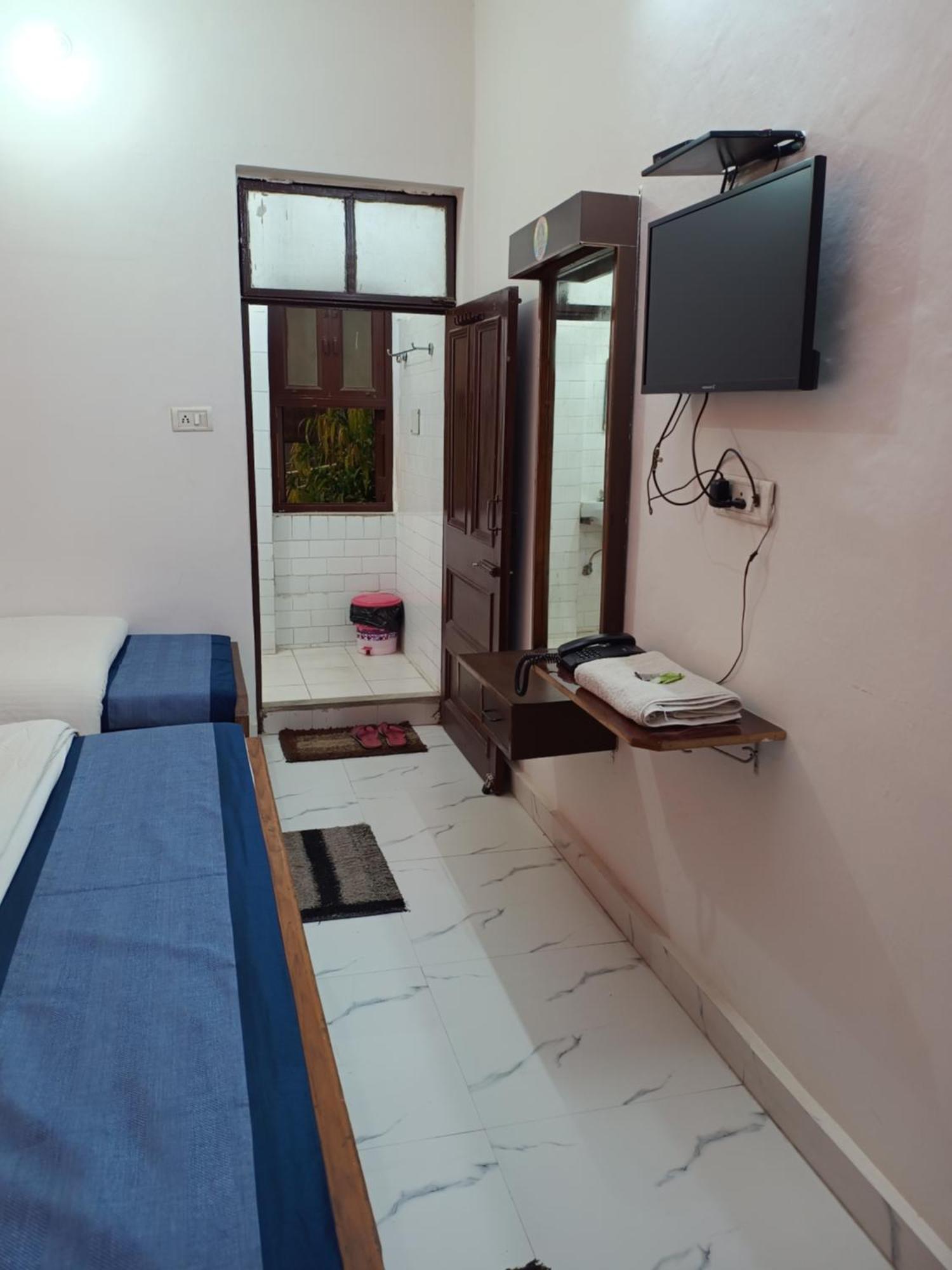 Hotel Majors Den Nowe Delhi Zewnętrze zdjęcie