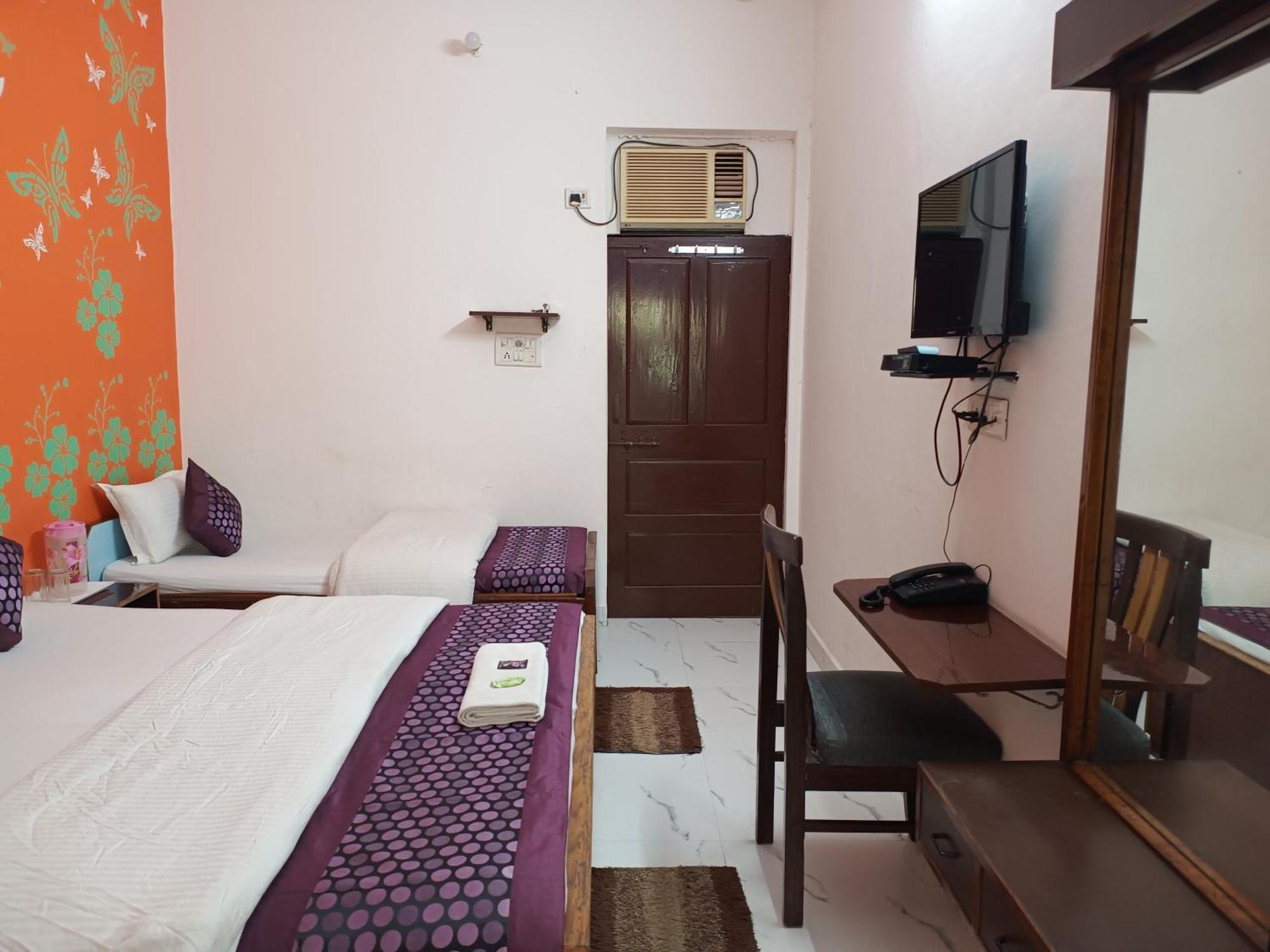 Hotel Majors Den Nowe Delhi Zewnętrze zdjęcie